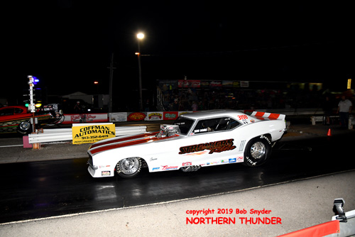 (near lane) Ronald Ooms - 'Streakers Ride' - #3198 - (far lane) Nick Johnson - 'Prairie Fire' - #416